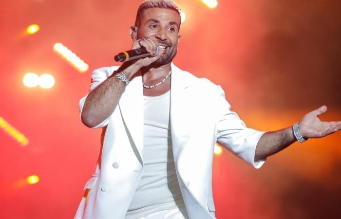 أخبار مصر : بعد أزمة ملابس محمد رمضان.. أحمد سعد يظهر بإطلالة كلاسيكية