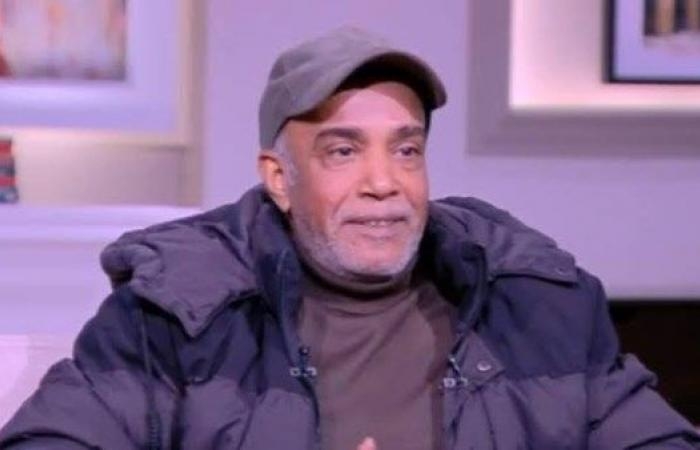 أخبار مصر : الحزن يخيّم على جنازة سليمان عيد.. وظهور لافت لنجوم الفن
