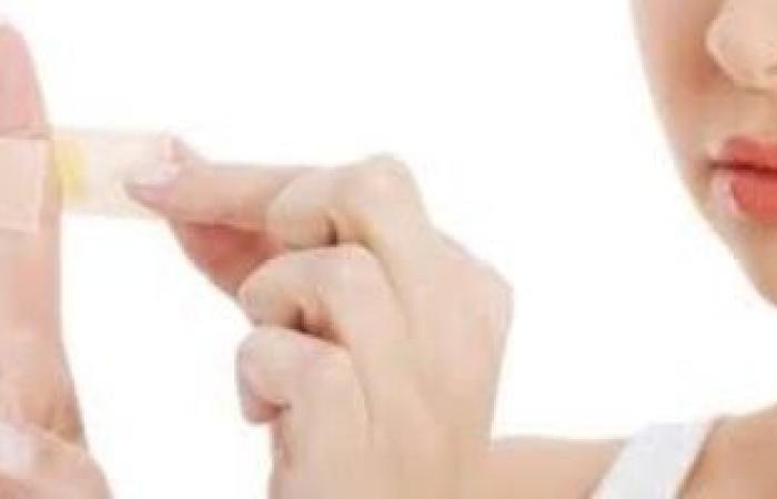 صحة وطب : خلي بالك في المطبخ.. تعملى ايه لو إيدك اتجرحت أثناء عمل السلطة