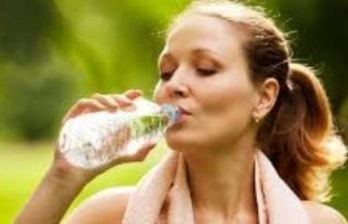 صحة وطب : ما الذى يسببه عدم شرب كمية كافية من الماء لجسمك؟