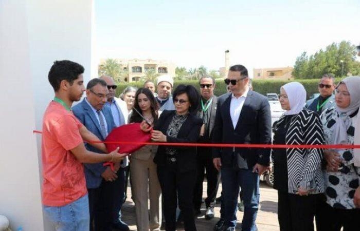 نائب محافظ البحر الأحمر تفتتح معرض ديارنا للحرف اليدوية بالغردقة