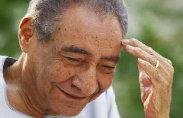 ثقافة : الأبنودي في ذكرى رحيله.. تعرف على جميع دواوين الخال