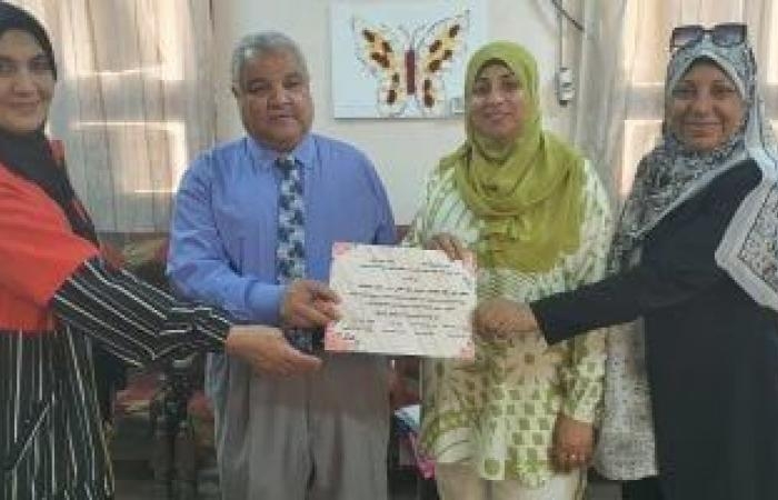 محافظات : وكيل التعليم يكرم موجهة رياض الأطفال الفائزة بمسابقة "الموجهة الداعمة" بالأقصر