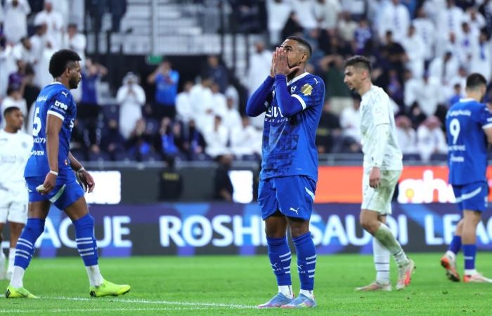 أخبار العالم : السعودية.. ماذا فعل لاعبو الهلال بعد التعثر بالتعادل أمام الشباب؟