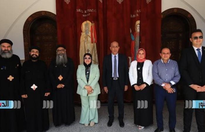 أخبار العالم : وفد جامعة كفر الشيخ يزور كنيسة مار مينا للتهنئة بمناسبة عيد الأقباط
