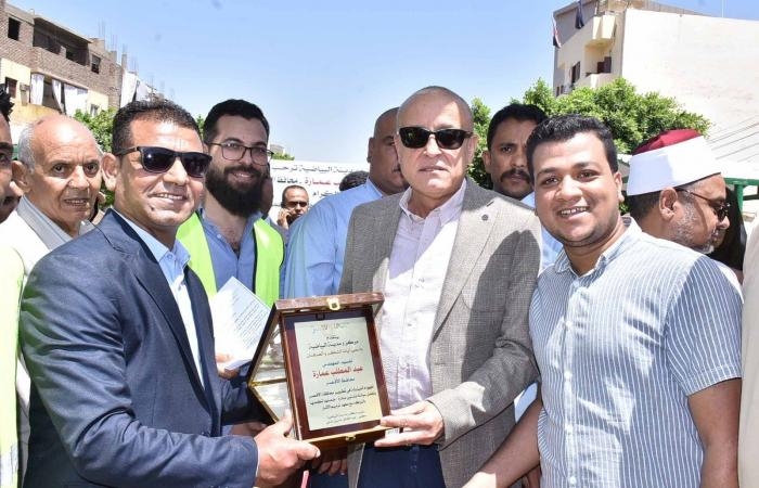 محافظات : محافظ الأقصر ورئيس مدينة البياضية يشهدان تدشين مبادرة جملها تكملها.. صور