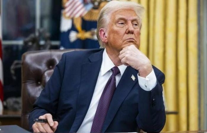 إقتصاد : ترامب يصف المهاجرين بـ"الغزاة" ويطلق برنامج ترحيل طوعي بمكافآت مالية