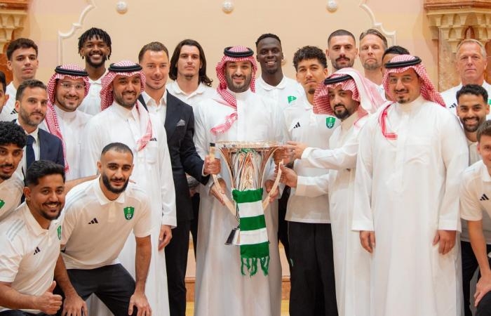 أخبار العالم : السعودية.. تصرف قام به محمد بن سلمان مع لاعبي الأهلي يشعل تفاعلاً