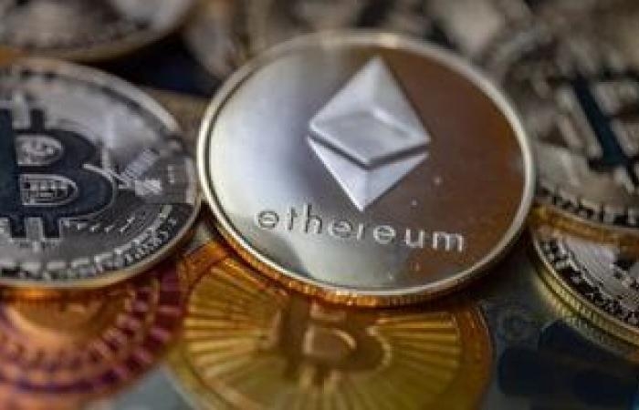 أخبار التكنولوجيا : ارتفاع أسعار العملات المشفرة.. و"بيتكوين" قرب مستوى 103 آلاف دولار