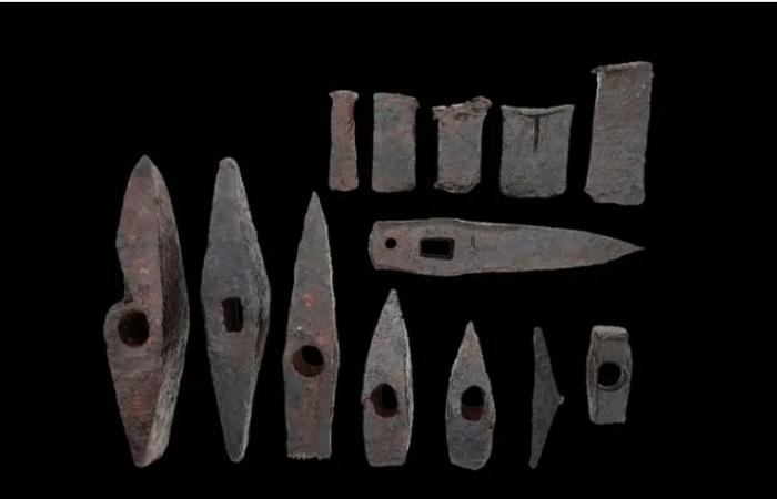 ثقافة : العثور على أدوات نادرة لاستخراج الحجارة عمرها 2000 عام في رومانيا.. ماذا كشفت؟