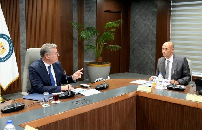 أخبار الاقتصاد : وزير البترول: خطة متكاملة للتكنولوجيات الرقمية وكفاءة الطاقة بمواقع العمل البترولى