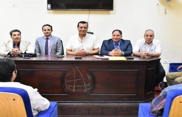 تعليم سوهاج يشدد إجراءات الانضباط ويراجع تأمين امتحانات النقل والشهادات