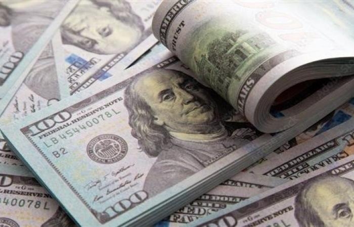 أخبار مصر : الدولار أقل من 50 جنيها .. اعرف أسعار الورقة الخضراء في البنوك اليوم