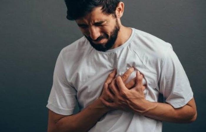 أخبار مصر : ماتستهونس بيها.. علامات بسيطة تكشف عن مرض خطير في القلب