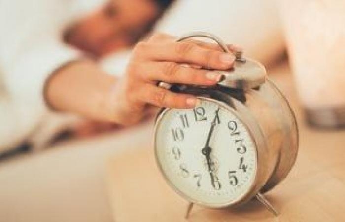 صحة وطب : لو بتواجه صعوبة عند النهوض من السرير صباحا احذر من هذه الحالة الصحية