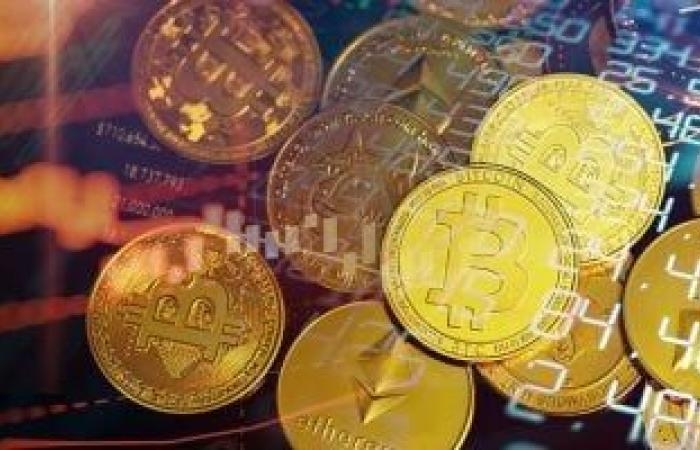 أخبار التكنولوجيا : تباين أسعار العملات المشفرة بعد إقرار قانون لتنظيم العملات "المستقرة" فى أمريكا