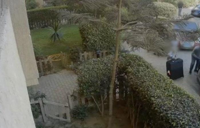 أخبار مصر : فيديو تحت الفحص.. كاميرات ترصد واقعة سرقة ملايين من فيلا نوال الدجوي
