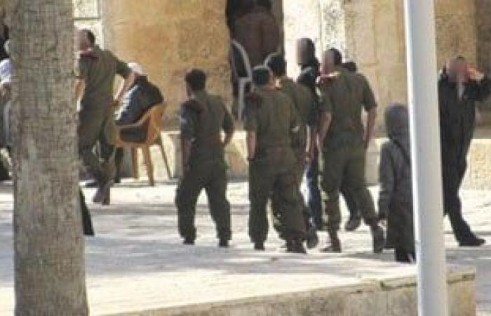 أخبار عربية : محافظة القدس تحذر من دعوات منظمات "الهيكل" المتطرفة لاقتحام المسجد الأقصى