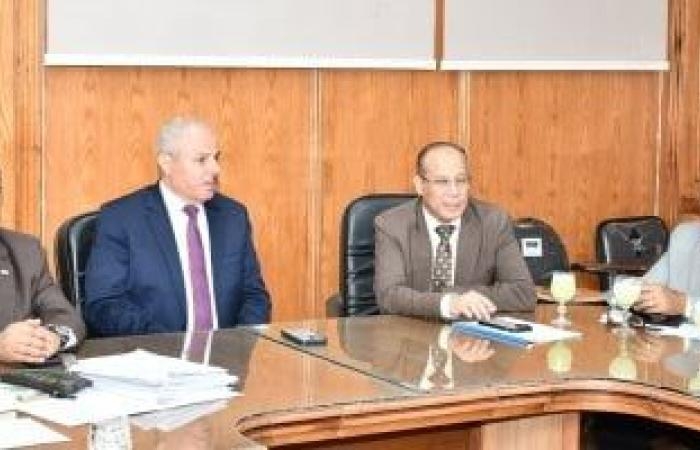 محافظات : جامعة قناة السويس تبحث الاستعداد لامتحانات الفصل الدراسى الثانى