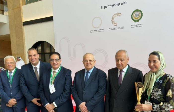 رئيس جامعة القاهرة يؤكد: التحول الرقمي ضرورة استراتيجية لمستقبل التنمية