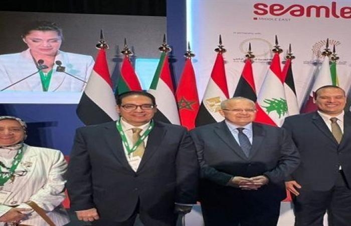 جامعة القاهرة تستعرض رؤيتها الرقمية في مؤتمر ومعرض سيملس 2025 بدبي