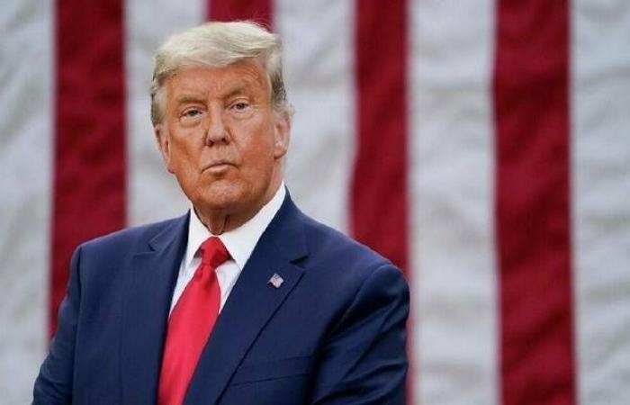 إقتصاد : ترامب يعلن فرض رسوم جمركية على شركات الهواتف غير المُصنّعة في أمريكا نهاية يونيو
