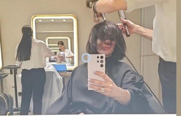 أخبار مصر : نيو لوك مختلف.. منى زكي تفاجي جمهورها بقص شعرها