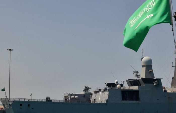 أخبار العالم : صور قوات من السعودية وأمريكا في البحر.. على ماذا تدربوا؟