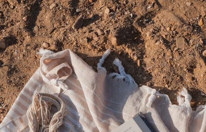 عالم المرأة : 10 عناصر أساسية فى شنطة البحر.. واقي الشمس والمرطب ضرورة