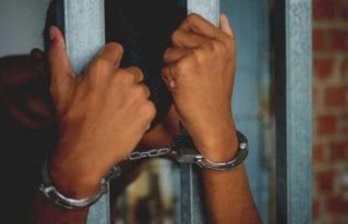 نافذة - استجواب متهم بالنصب على المواطنين بزعم توفير فرص عمل بالخارج