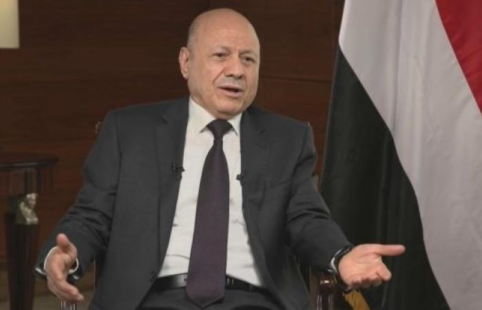 أخبار العالم : بين التأييد والنقد.. تصريحات العليمي عن الحوثيين وطائرات اليمنية تُشعل الجدل في اليمن