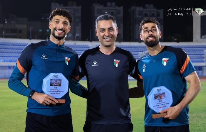 رياضة عالمية : منتخب فلسطين يكرم وسام أبو علي بلقب الدوري المصري