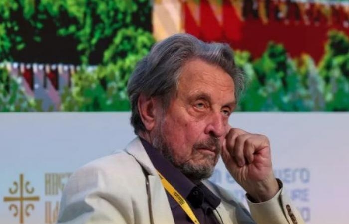 أخبار العالم : والد ماسك: ابني أخطأ بتحديه العلني لترامب