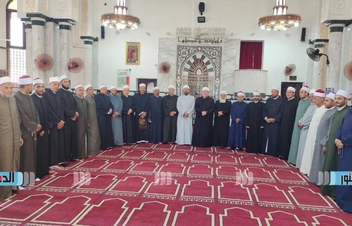 أخبار العالم : "الوطن ليس حفنة تراب".. "أوقاف مطروح" تطلق أكبر قافلة دعوية لتغطية المساجد