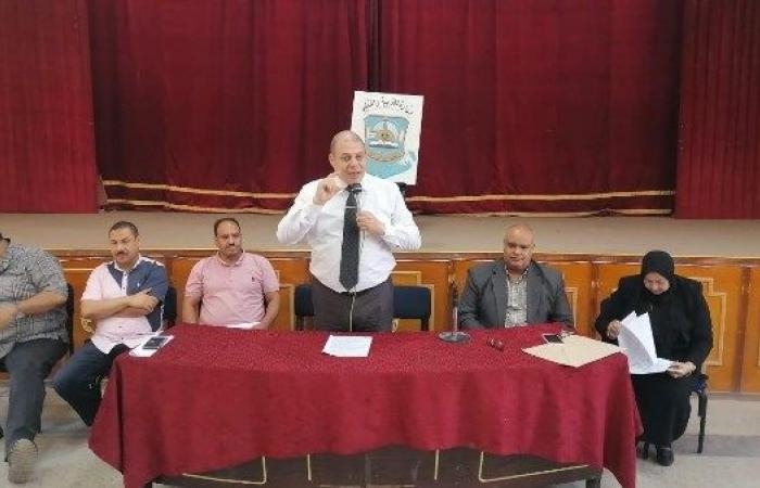 أخبار مصر : مدير تعليم قنا يناقش مع رؤساء لجان الثانوية العامة آليات وضوابط الامتحانات