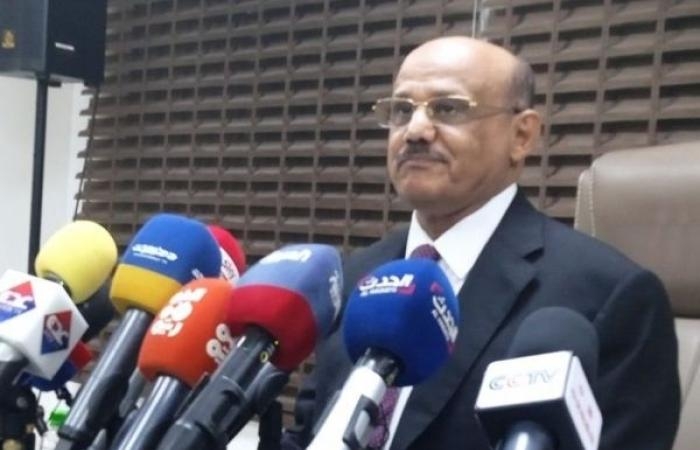 أخبار العالم : المحافظ المعبقي: البنوك نقلت مقراتها إلى عدن وتعهدت بقطع علاقاتها مع الحوثيين