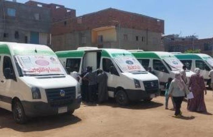 محافظات : تقديم الخدمة الطبية لـ 1112 مواطنًا في قافلة طبية بمركز كفر سعد في دمياط