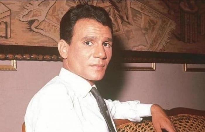 عالم المرأة : سألنا شات جى بى تى.. لو عبد الحليم حافظ كان عايش هيغنى إيه من أغانى الألفينات؟