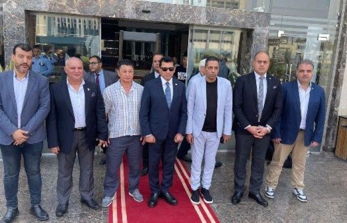 أخبار مصر : وزير الشباب والرياضة يلتقي بالخبير الأجنبي "رسلانبيك" لدعم خطط إعداد منتخب المصارعة لأولمبياد 2028