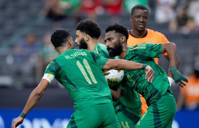 أخبار العالم : المنتخب السعودي يبلغ ربع نهائي الكأس الذهبية 2025