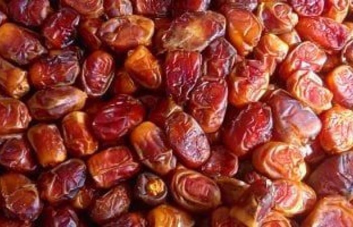 محافظات : أسعار البلح السيوي والأنواع الأخرى بأسواق مطروح اليوم الإثنين 23-6-2025