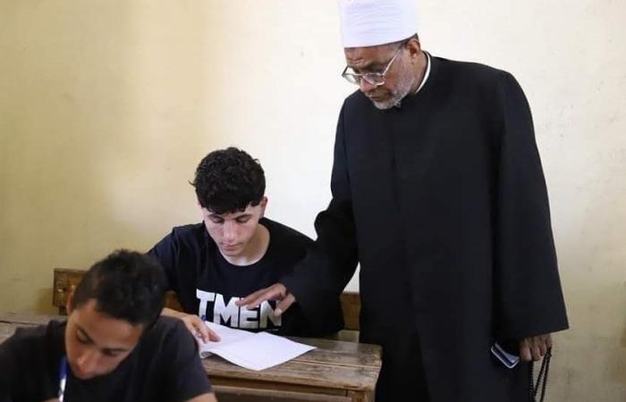 أخبار مصر : طلاب الثانوية الأزهرية يؤدون اليوم امتحان مادة الأدب والنصوص