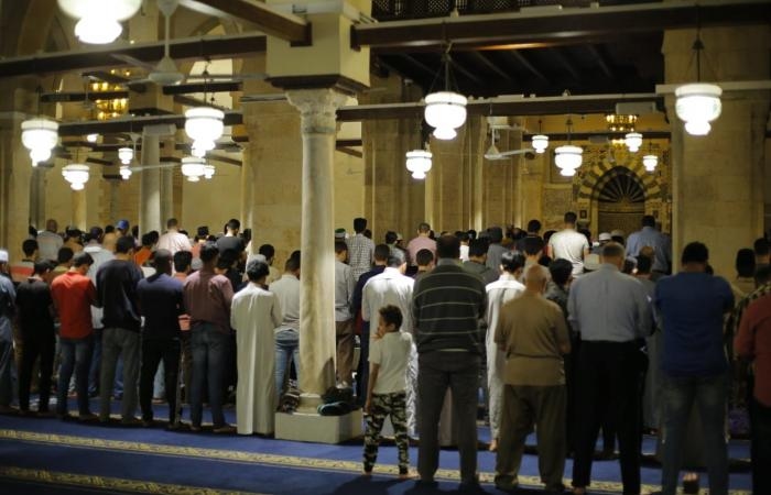 أخبار مصر : فضل صلاة الجماعة.. اعرف أقل عدد تنعقد به في البيت أو المسجد