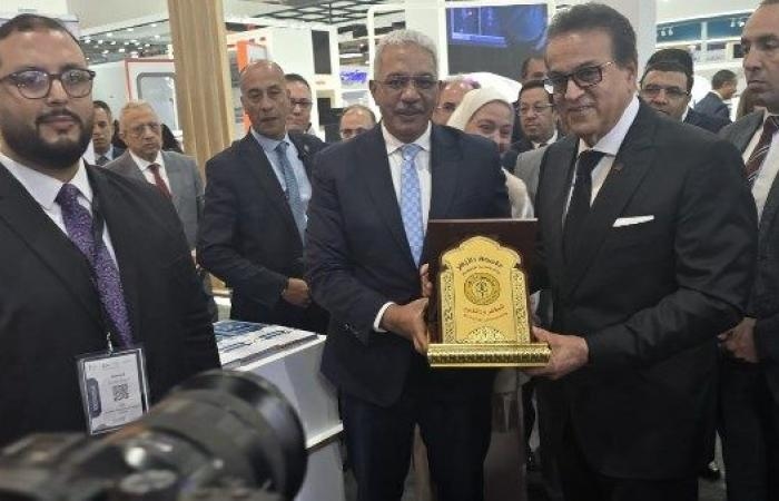 أخبار مصر : «عبدالغفار» يثمن جهود «الجيش الأبيض» بالأزهر في دعم المبادرات الرئاسية