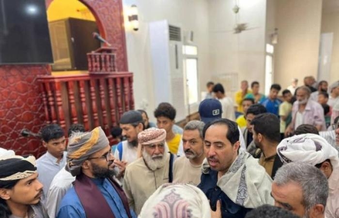 أخبار العالم : الوزير البكري: نرفض انتهاك حرمة المساجد بعدن وترويع المواطنين والمصلين الآمنين