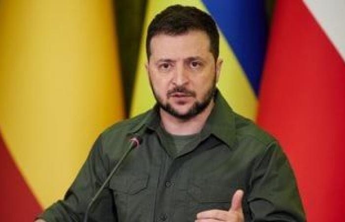 الأخبار العالمية : زيلينسكى يشتكى من اعتماد دول أوروبية على النفط الروسى ويتوسل لخفض سقف سعره