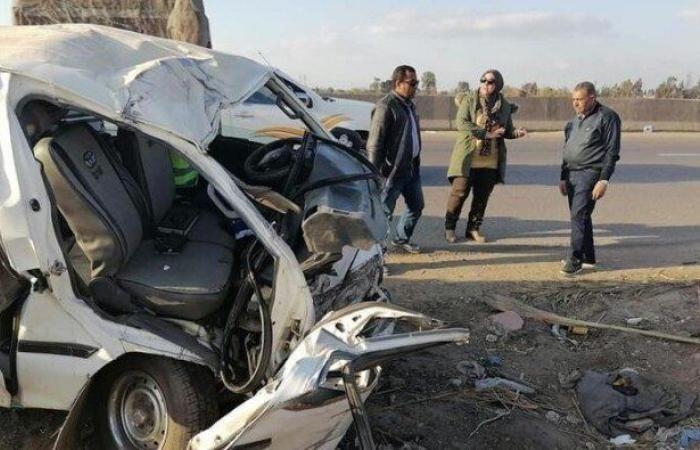 مصرع 14 شخصا في حادث تصادم سيارة نقل وميكروباص بالمنوفية