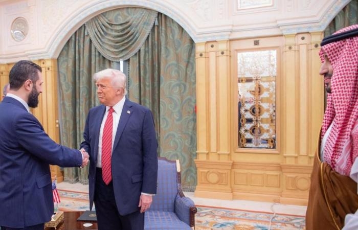 أخبار العالم : رفع العقوبات والتطبيع وتصنيف الشرع.. ماذا احتوى أمر ترامب بشأن سوريا؟