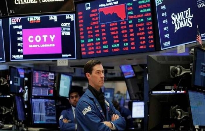 إقتصاد : الأسهم الأمريكية تتباين مع إقرار قانون إنفاق ترامب.. وداو جونز يربح 400 نقطة