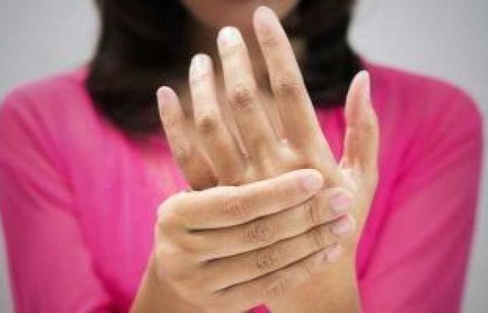 صحة وطب : ليه ساعات بتحس بـ "شكشكة" في جسمك.. حالات تستدعى الطبيب
